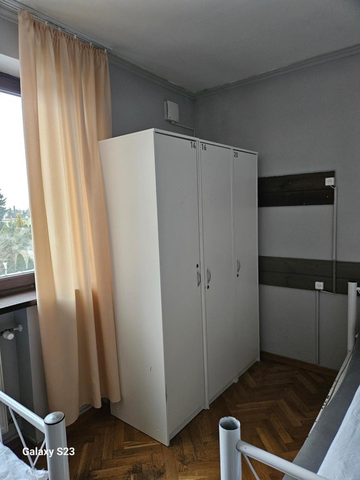 Pokoje Pracownicze Кімнати Для Працівників,Гуртожиток Swarzedz Exterior photo