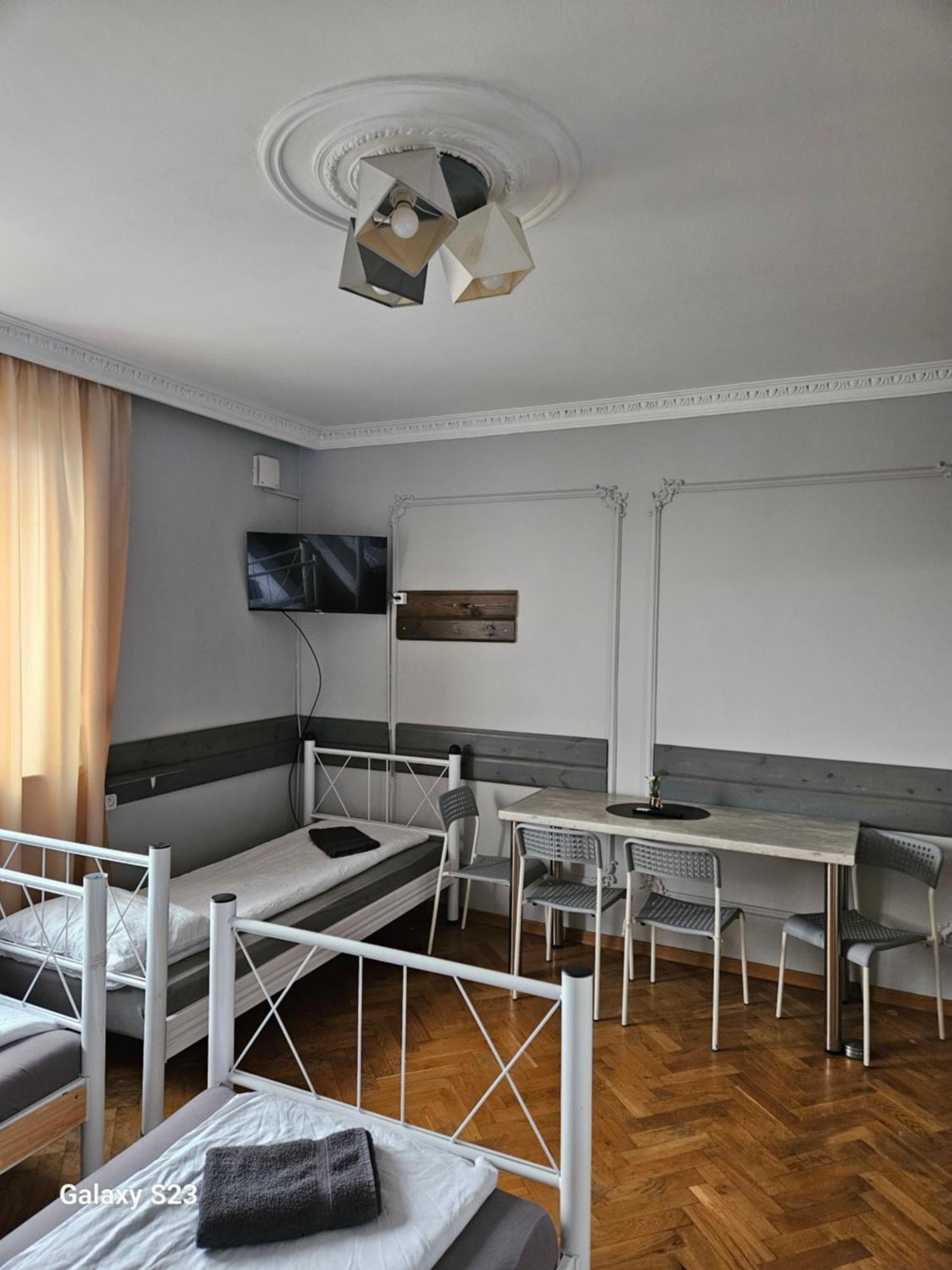 Pokoje Pracownicze Кімнати Для Працівників,Гуртожиток Swarzedz Exterior photo